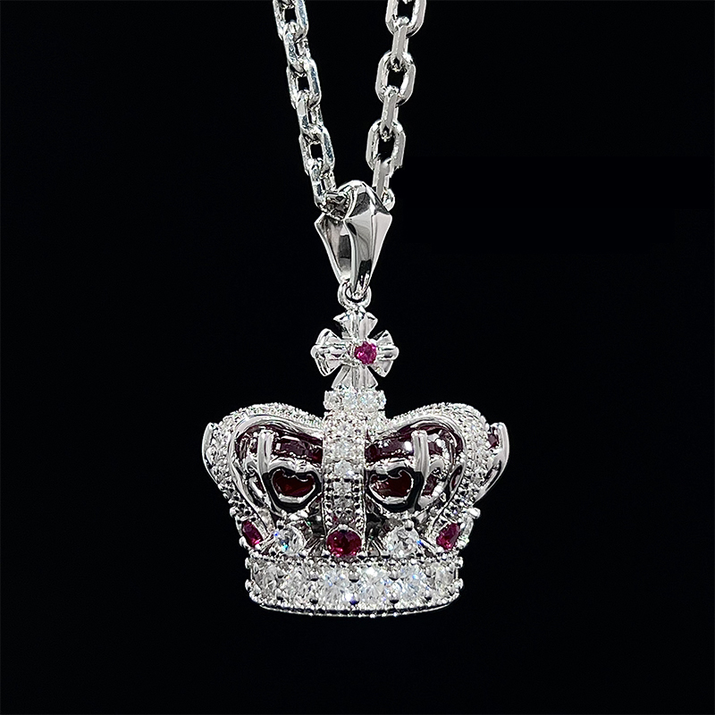 Queen Crown Pendant Necklace 